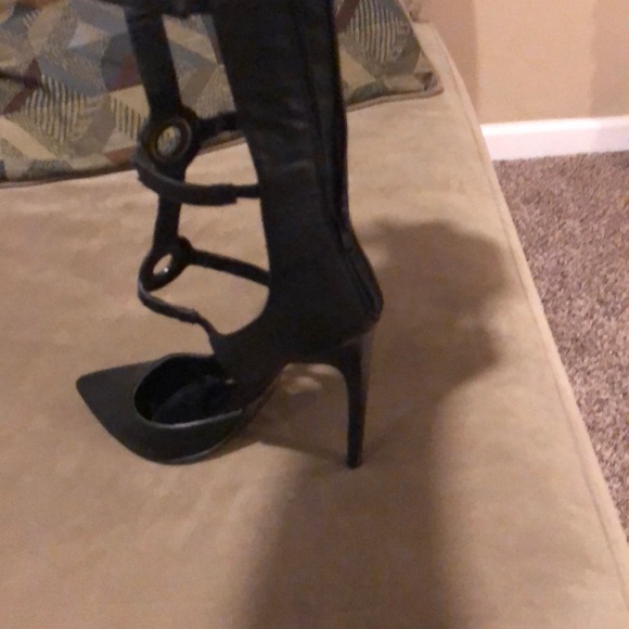 Boots - Picture 4 of 4